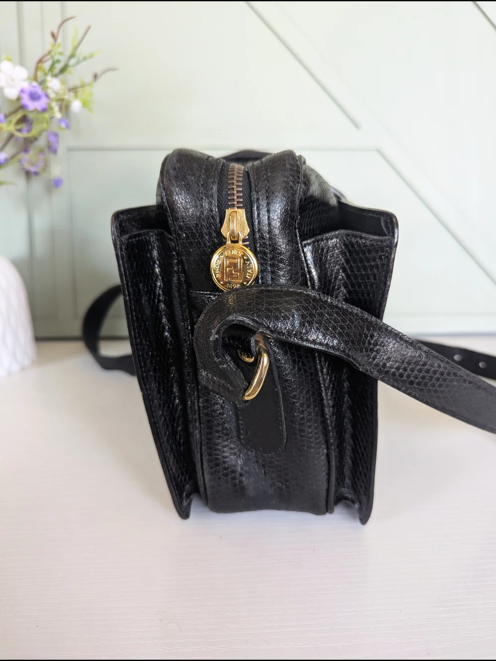 Vintage Fendi crossbody/shoulder bag from aroundthe 1970s or 1980s. It feature